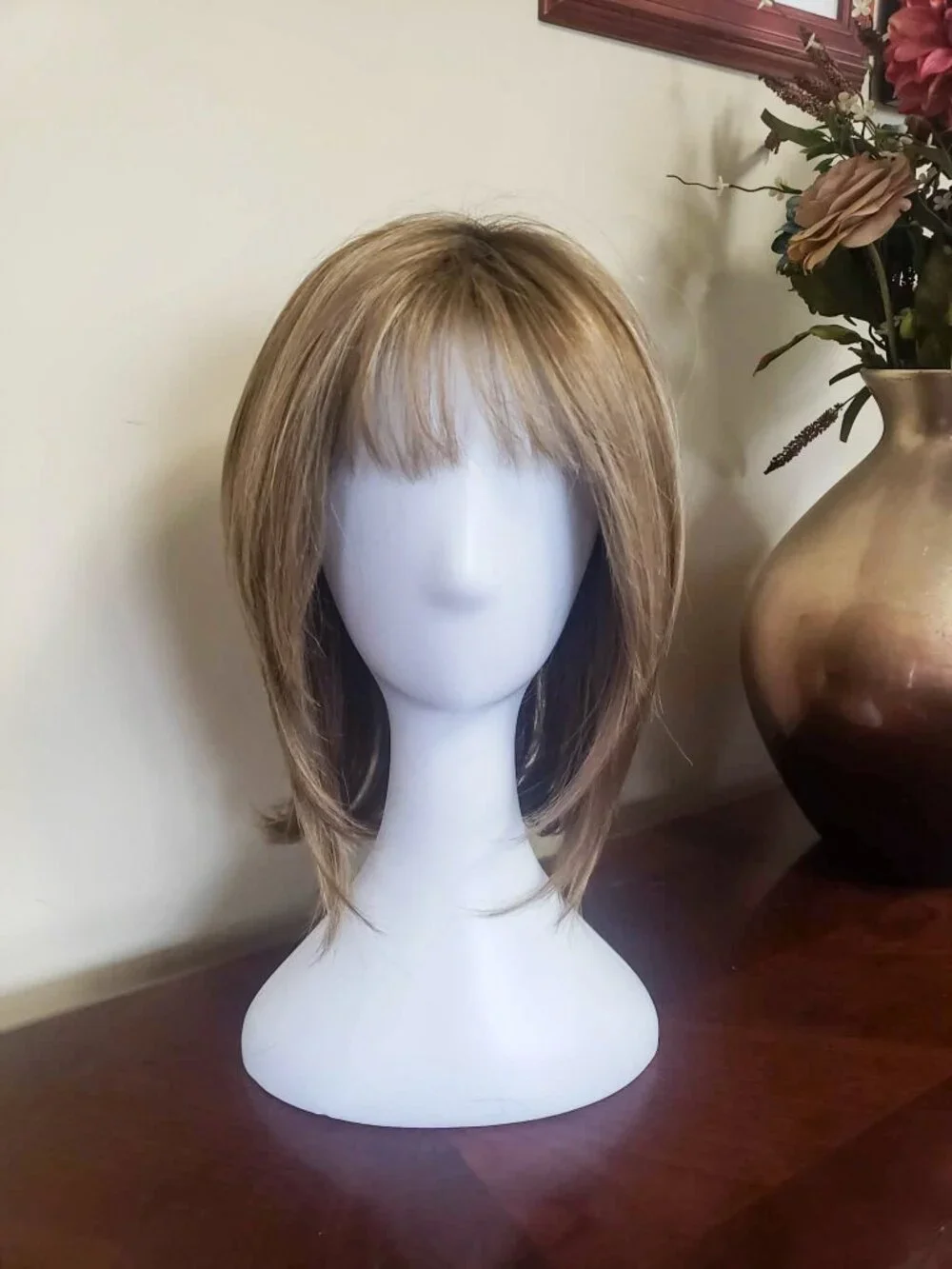 NORIKO JACKSON Modern Shag Wig w/ bangs added in the color Spring Honey EUC